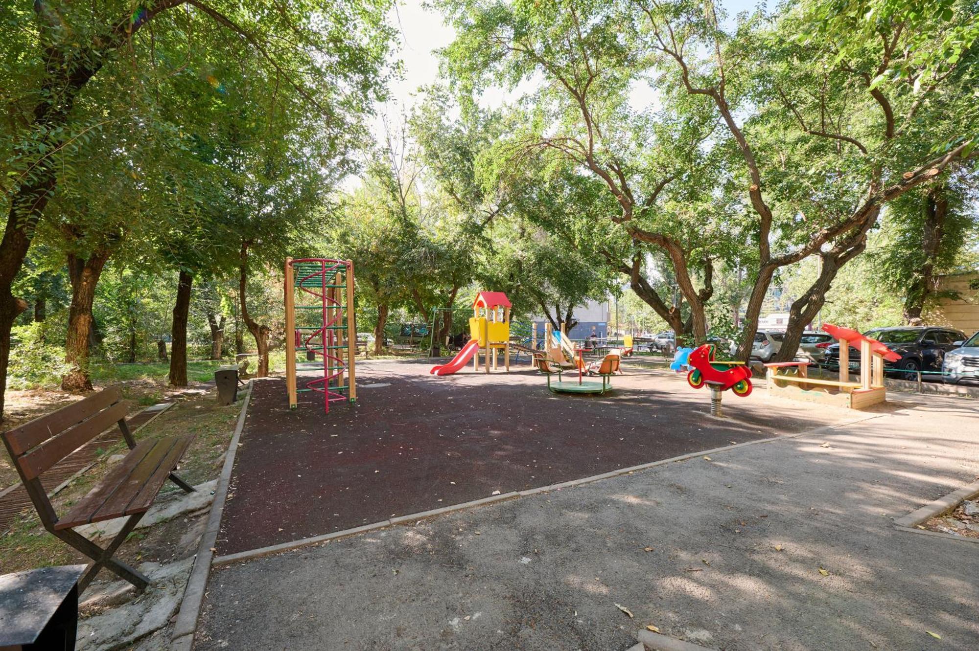 Apartment нежная гавань в центе города около центральной площади и тц форум *